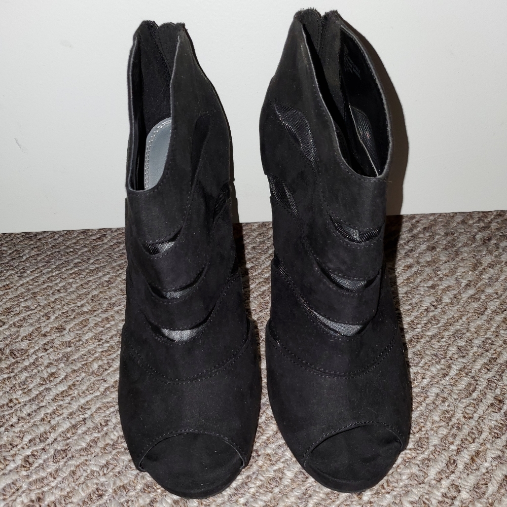 Nine West KourtX5 Mesh High Heel Peeptoe Shooties